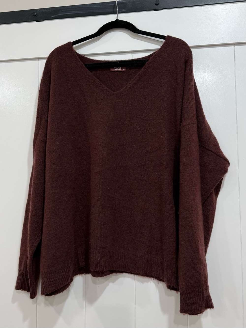 nuuds V-Neck Oversized Sweater in Maroon